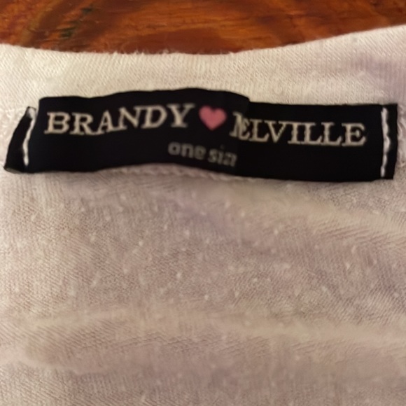 Brandy Melville t-shirt - Picture 2 of 2